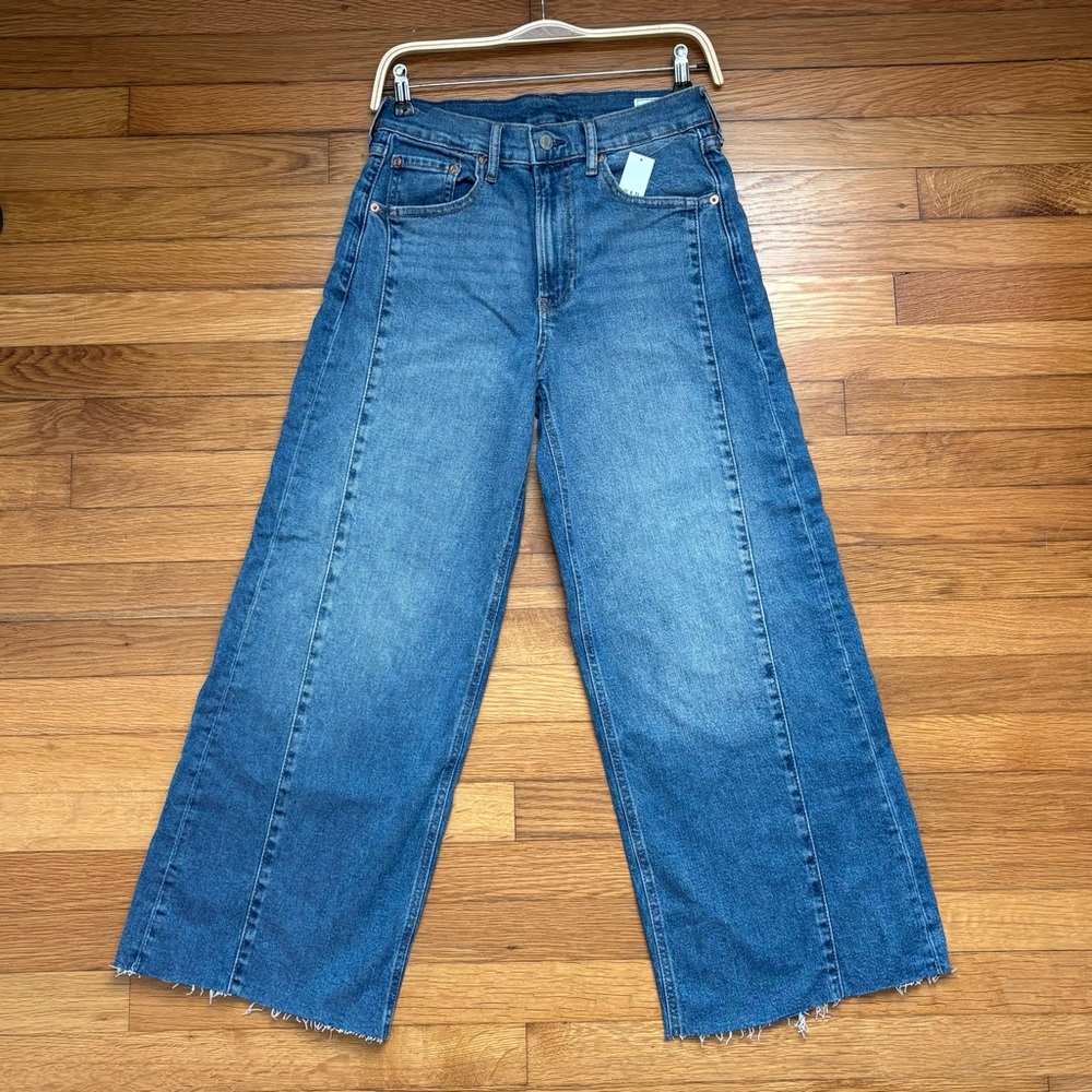 GAP Women's Wide Leg Jeans in Medium Blue